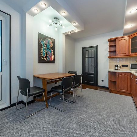 Modern 3 bedroom apartment Kiev Buitenkant foto