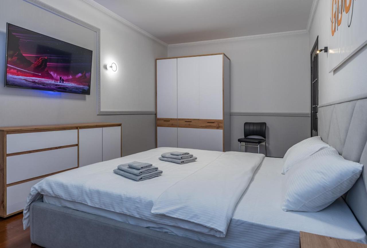 Modern 3 bedroom apartment Kiev Buitenkant foto