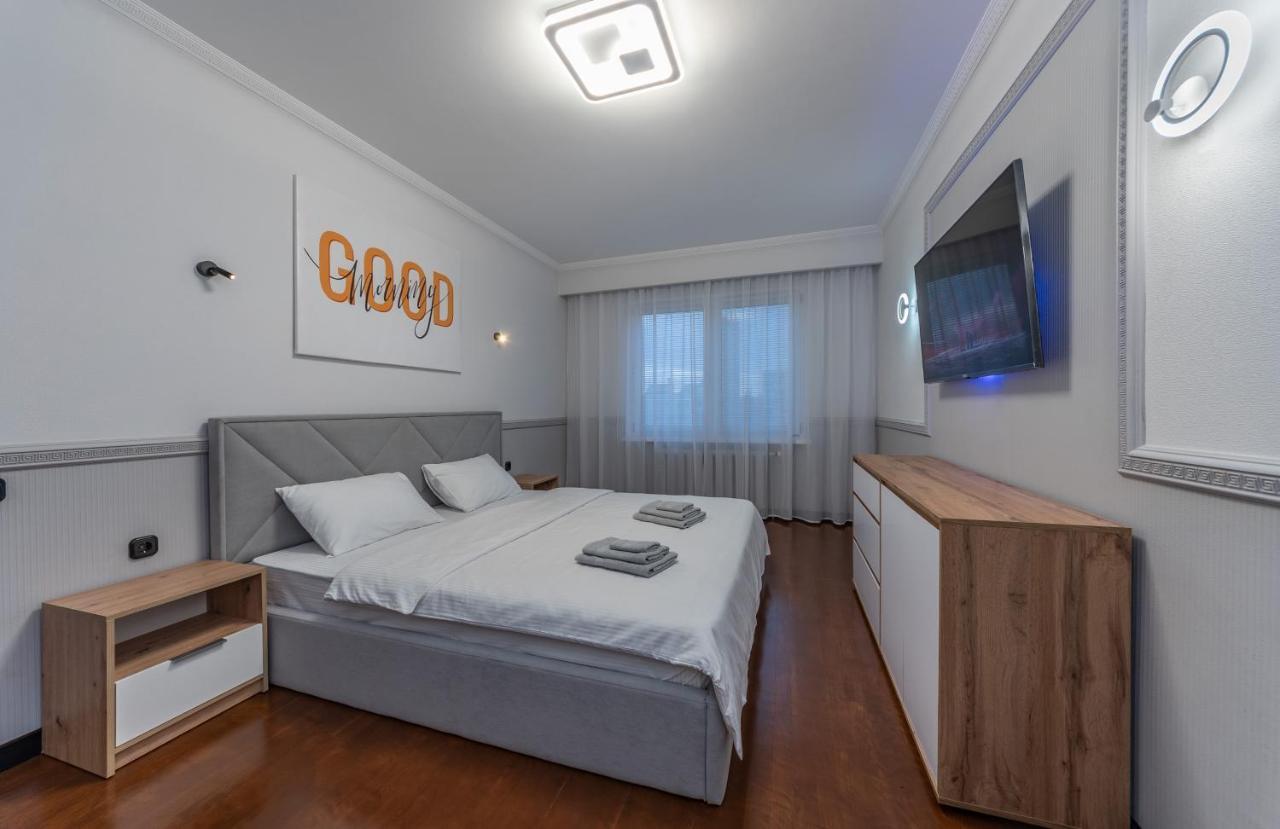 Modern 3 bedroom apartment Kiev Buitenkant foto