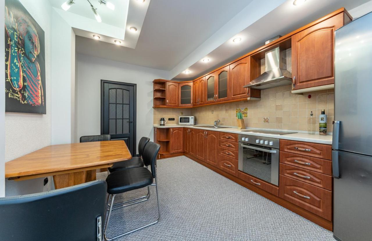 Modern 3 bedroom apartment Kiev Buitenkant foto